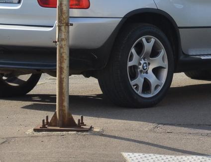 Cocalar în evidenţă: Cum a găsit de cuviinţă un şofer de BMW să îşi parcheze maşina